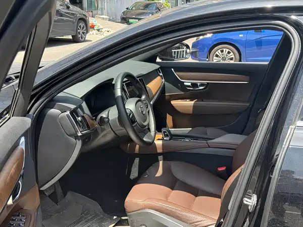 Volvo S90 2024