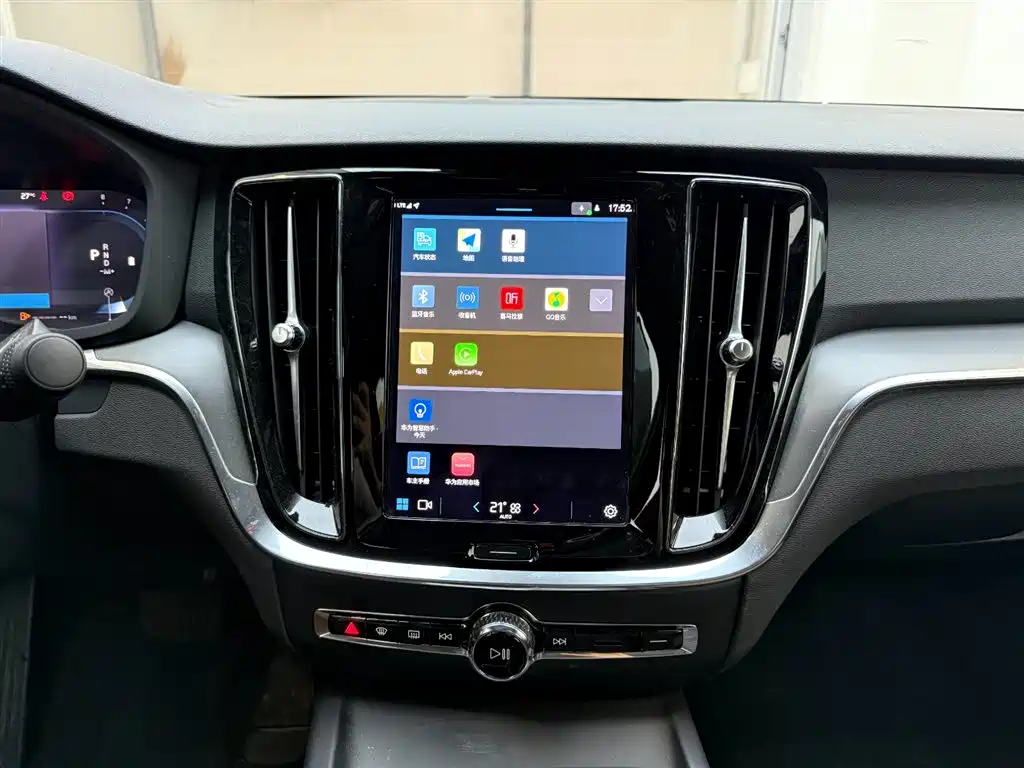 Volvo S60 2025 — фото 20