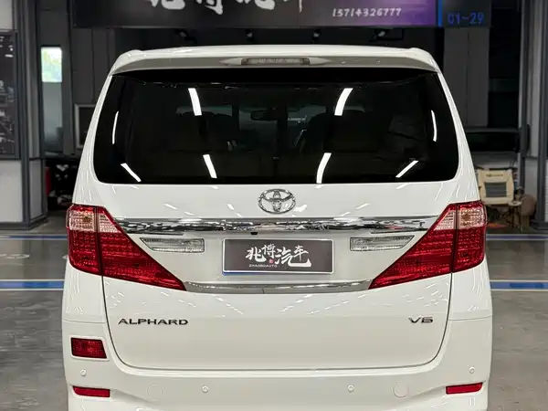 Toyota Alphard 2012