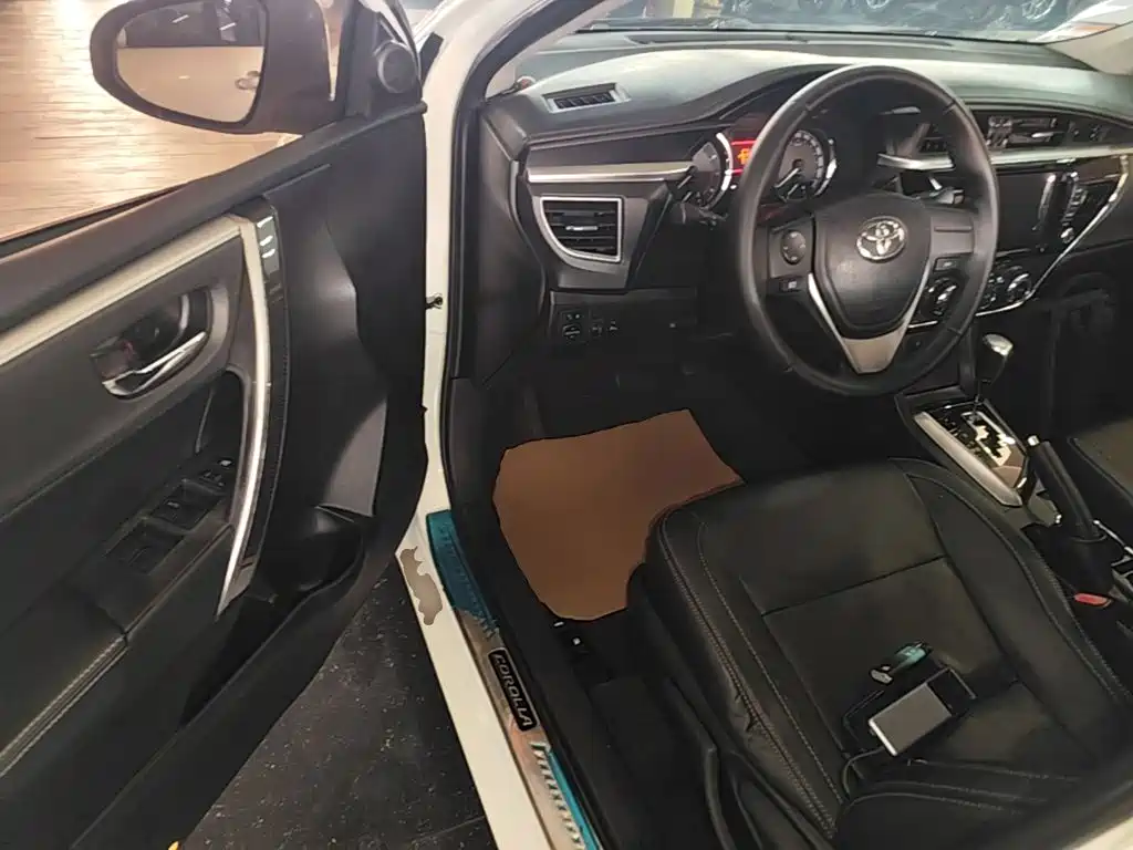 Toyota Corolla 2015 — фото 16