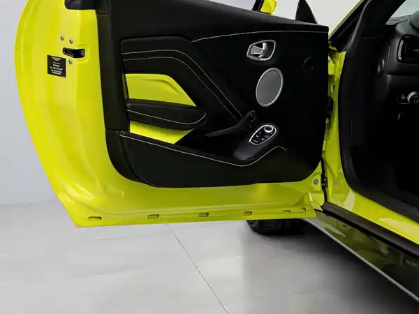 Aston Martin V8 Vantage 2018