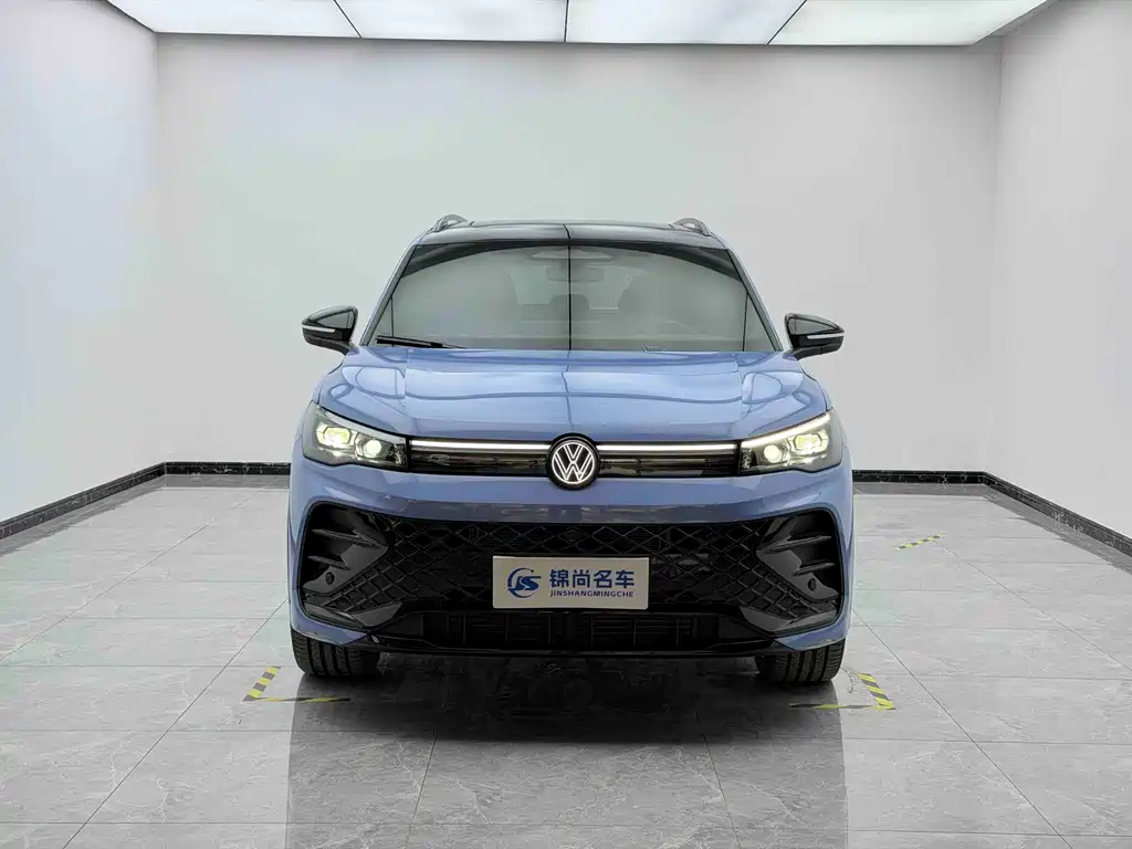 Volkswagen Tiguan L 2024 — фото 3