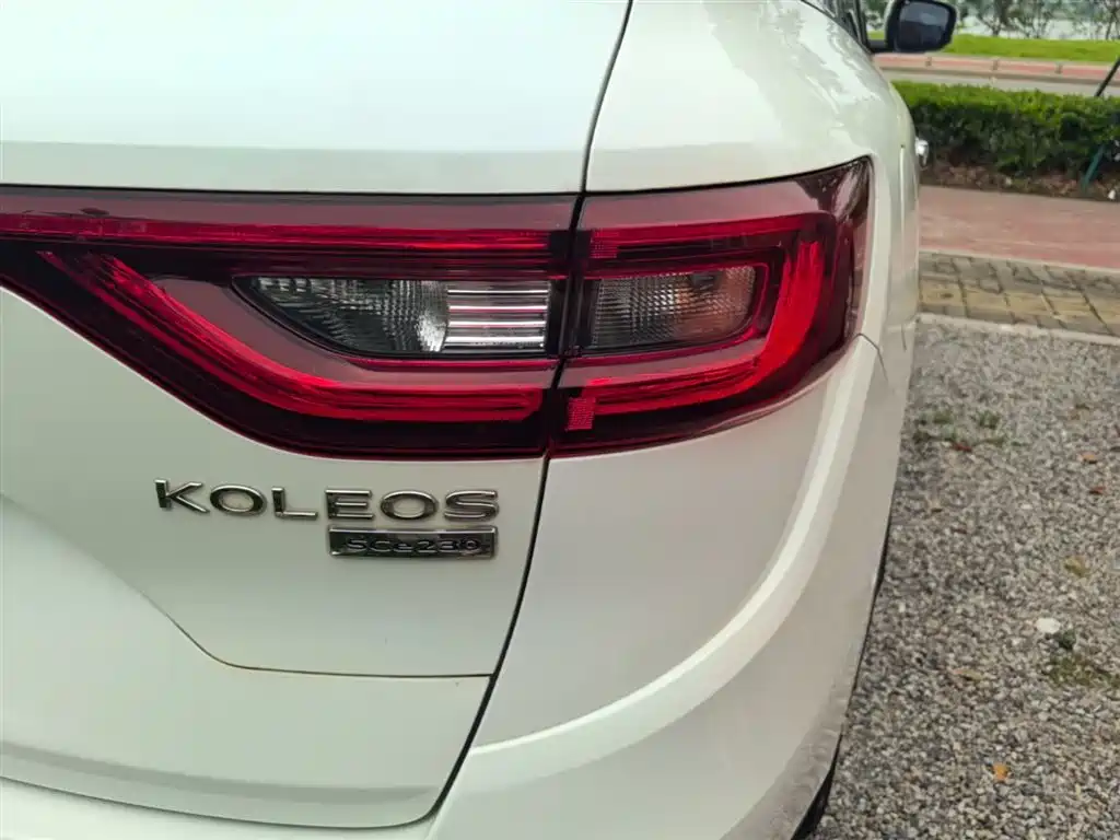 Renault Koleos 2017 — фото 8