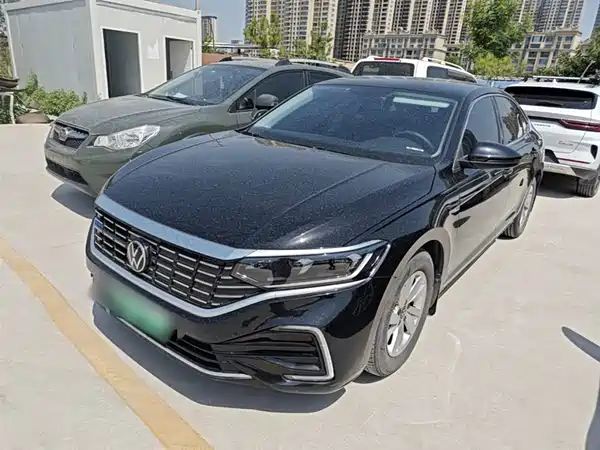 Volkswagen Passat Plug-In Hybrid 2022