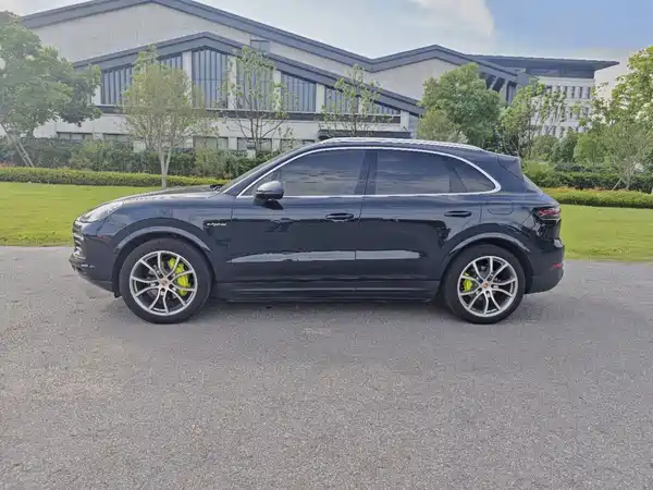 Porsche Cayenne New Energy 2021