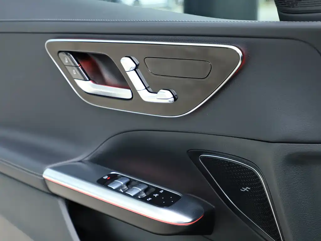 Mercedes-Benz C-Class 2023 — фото 24