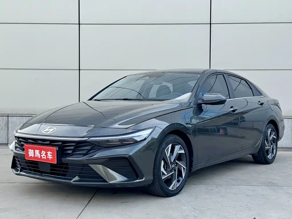 Hyundai Elantra 2023 — фото 1