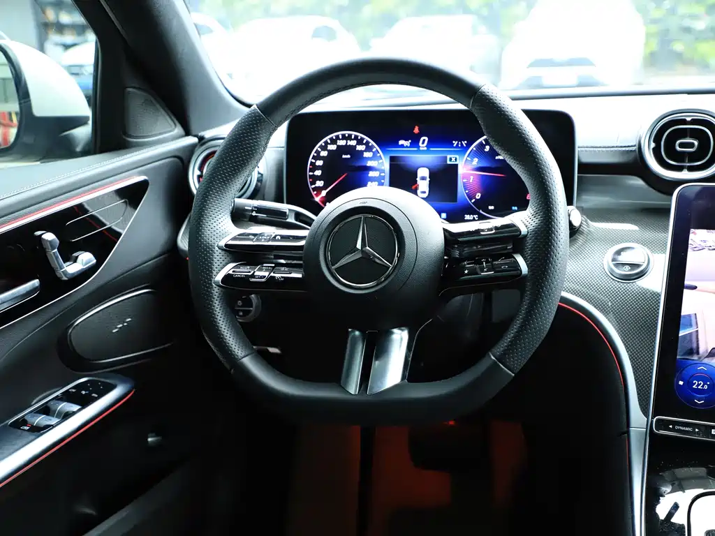 Mercedes-Benz C-Class 2023 — фото 19