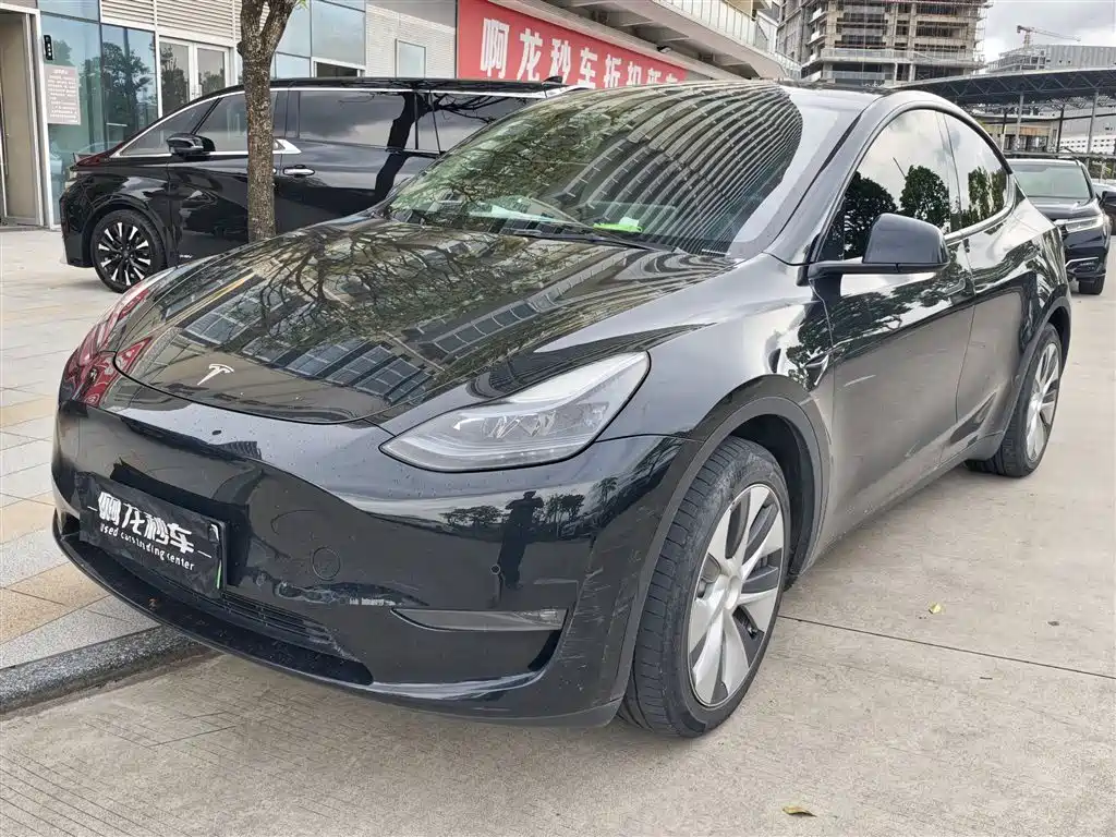 Tesla Model Y 2023 — фото 1