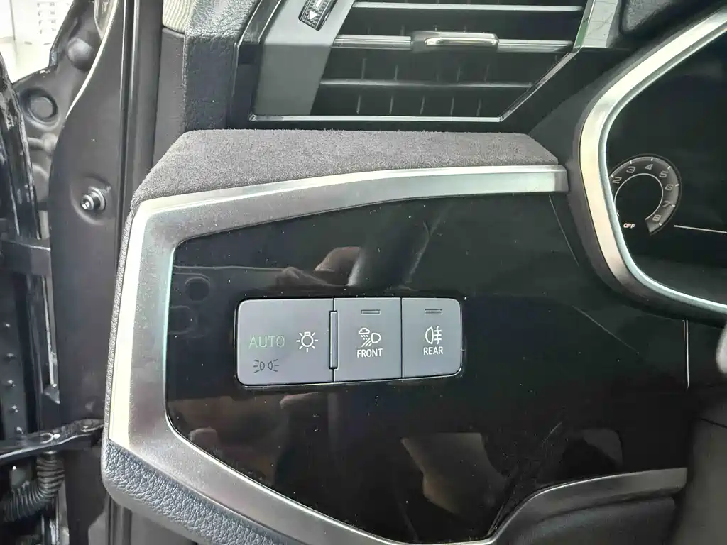 Audi Q3 2023 — фото 13