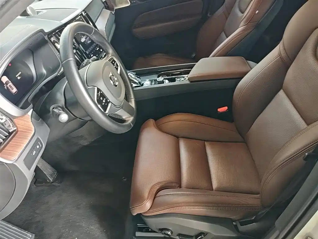Volvo XC60 PHEV 2024 — фото 15