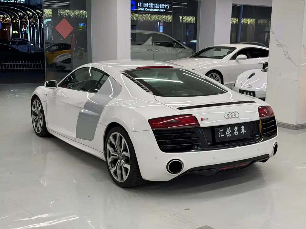 Audi R8 2016 — фото 13