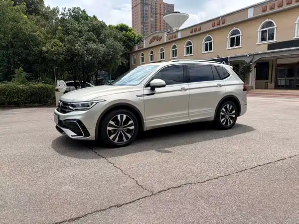 Volkswagen Tiguan L 2023