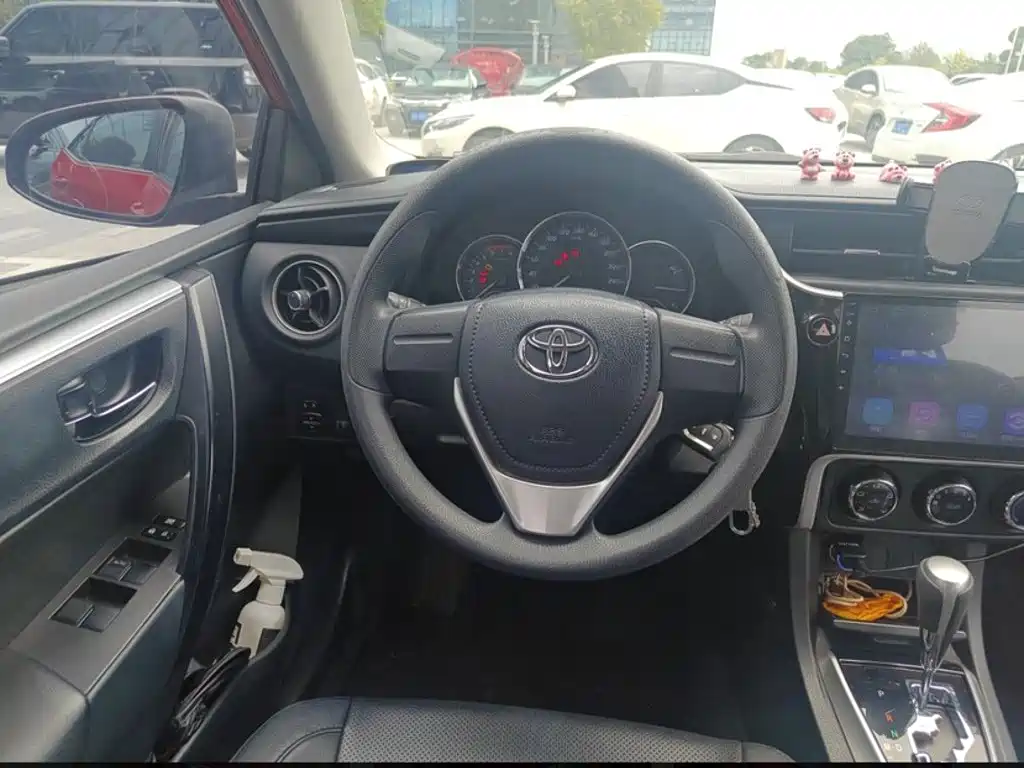 Toyota Corolla 2018 — фото 13