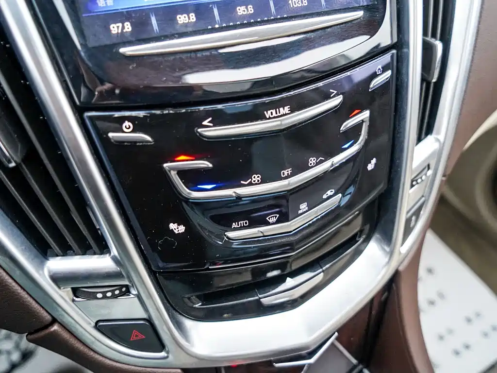 Cadillac SRX 2015 — фото 15