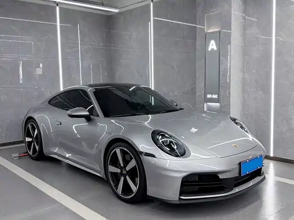 Porsche 911 2025