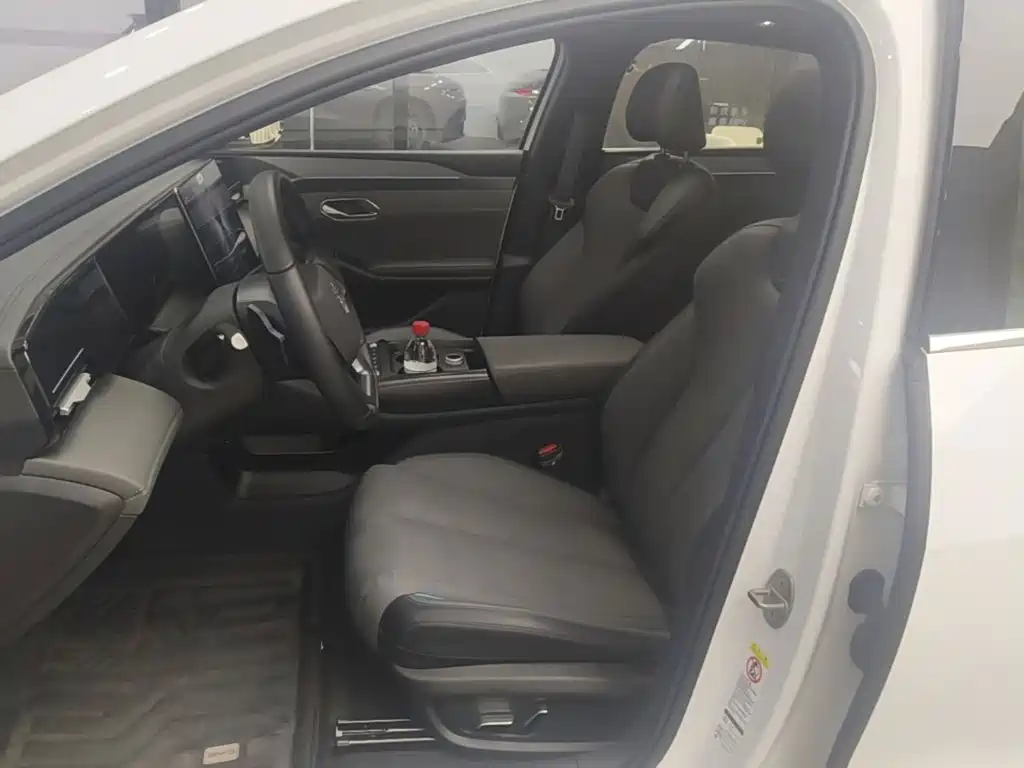 BYD Qin L 2025 — фото 15