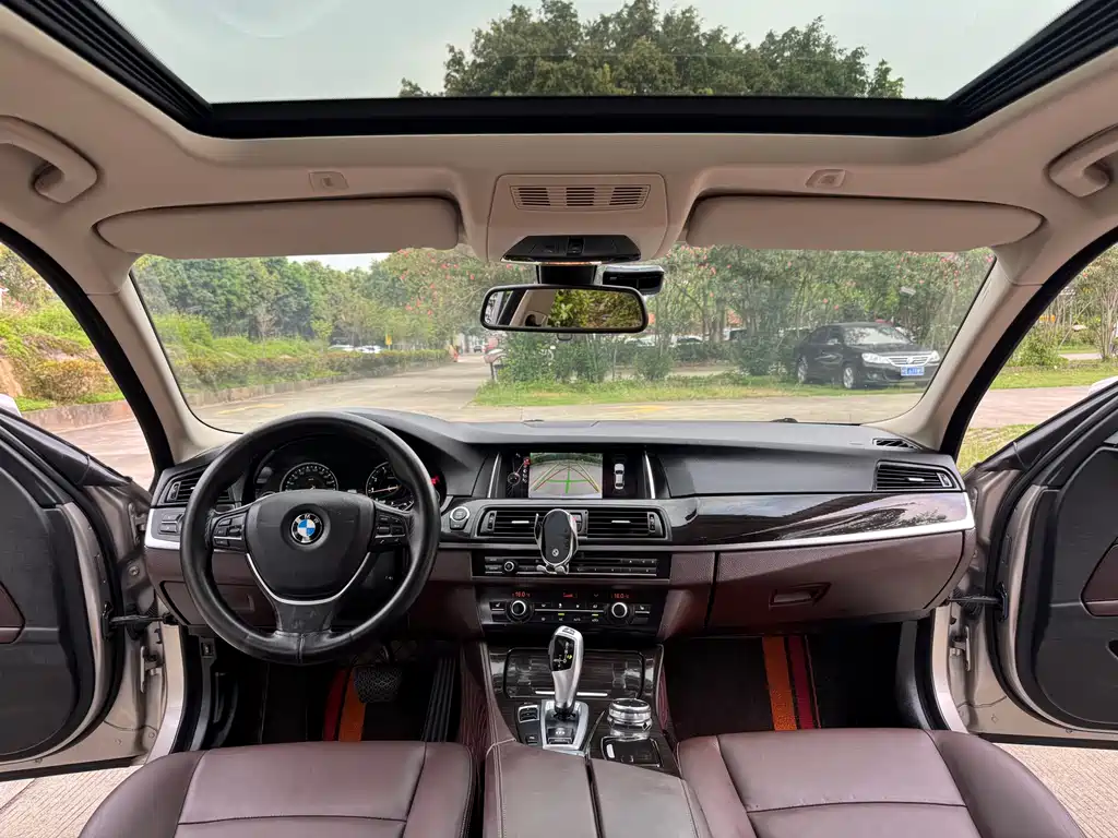 BMW 5 Series 2016 — фото 9