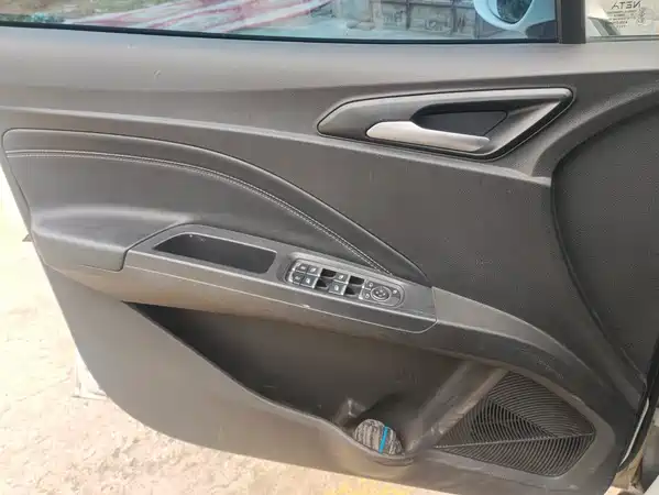 Neta V 2022