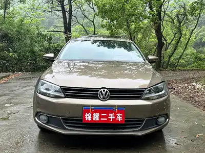 Volkswagen Sagitar 2015