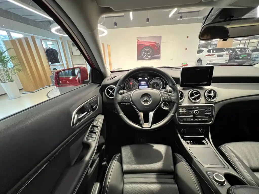 Mercedes-Benz GLA 2016 — фото 12