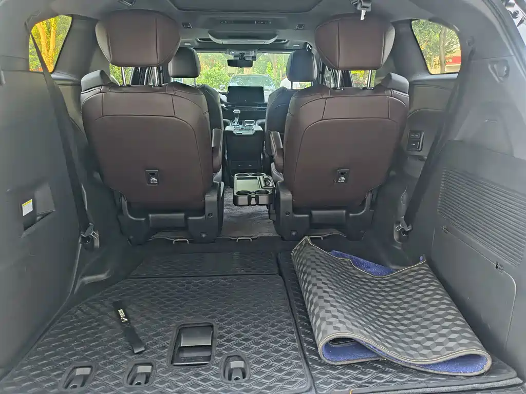 Toyota Sienna 2022 — фото 17