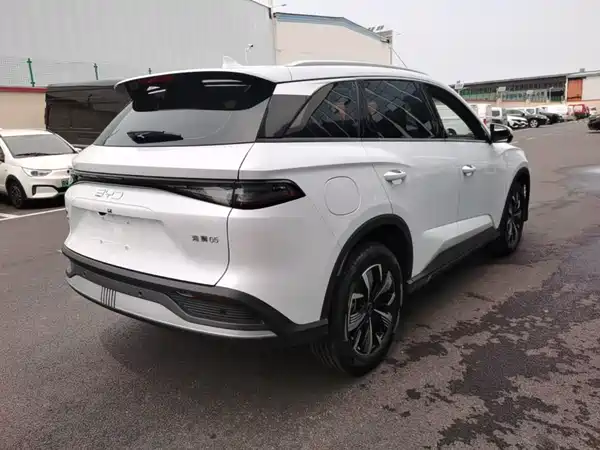 BYD Sealion 05 DM-i 2025