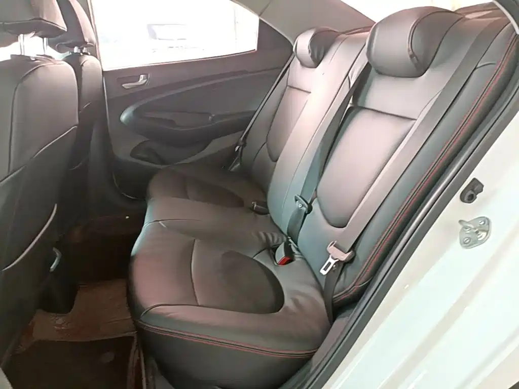 Hyundai Accent 2017 — фото 17