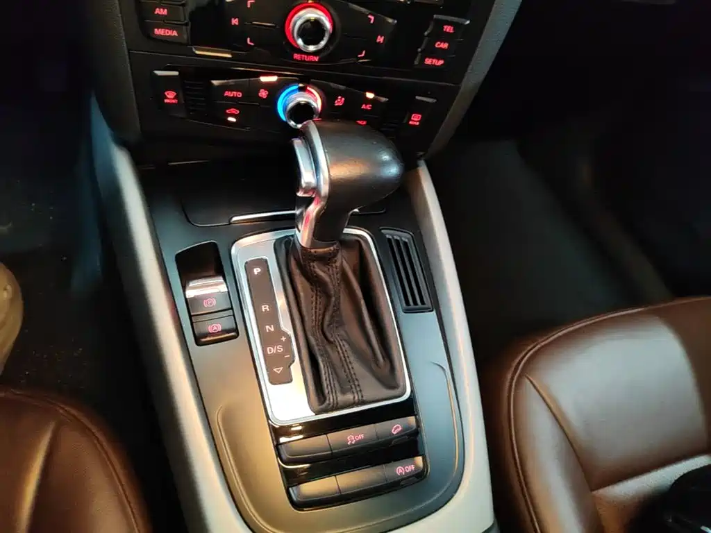 Audi Q5 2015 — фото 14