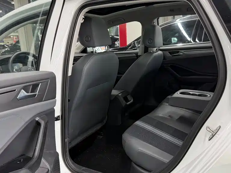 Volkswagen Sagitar 2024