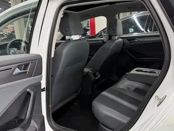 Volkswagen Sagitar 2024