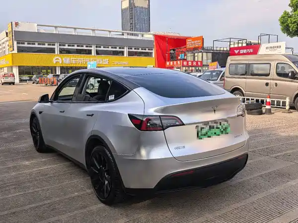 Tesla Model Y 2021