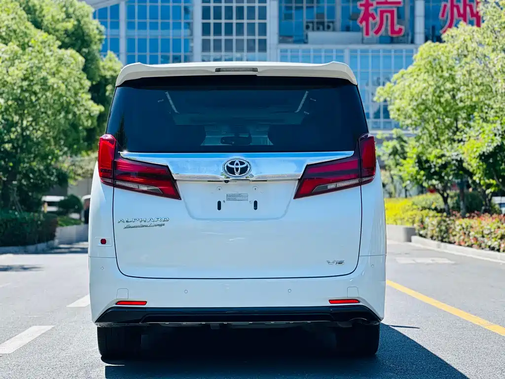Toyota Alphard 2019 — фото 15