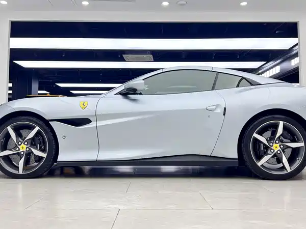 Ferrari Portofino 2021