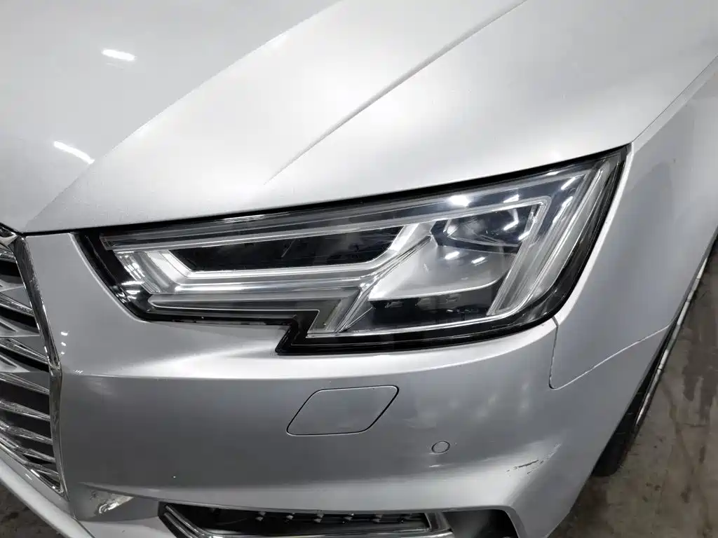 Audi A4L 2018