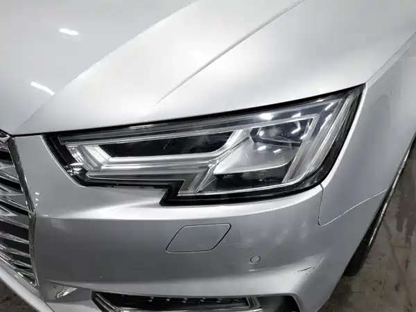 Audi A4L 2018