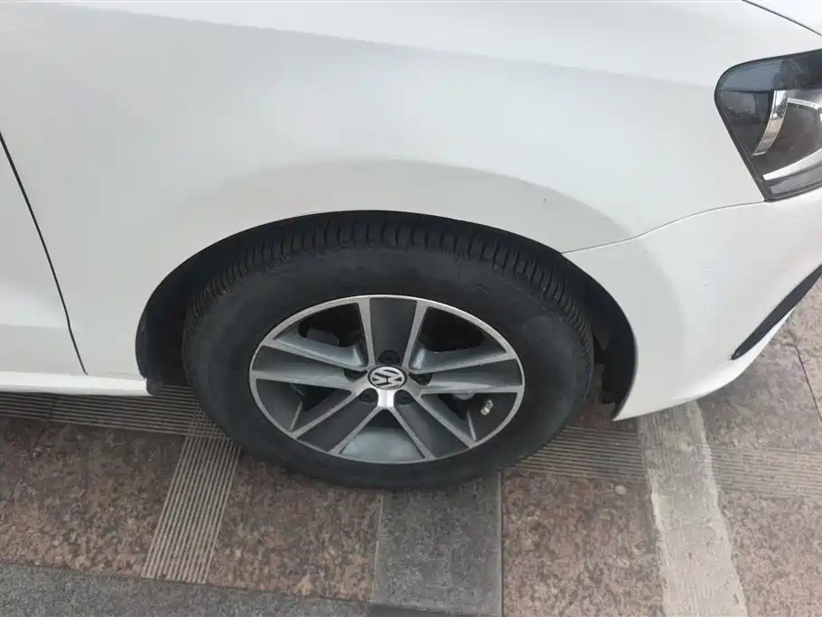 Volkswagen Polo 2016