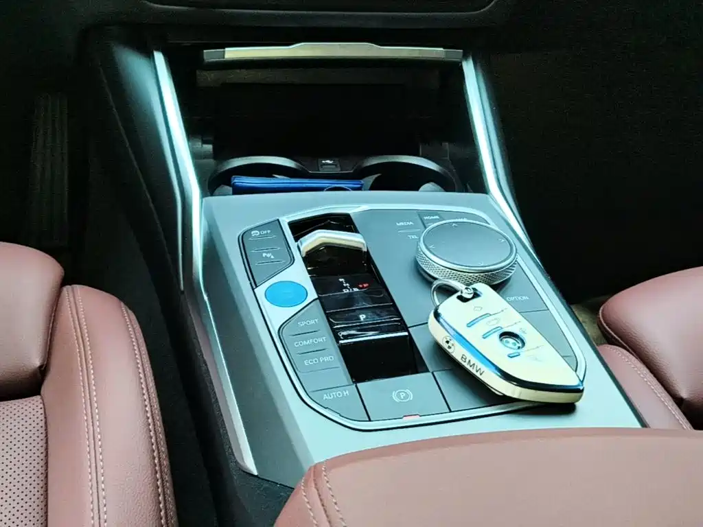 BMW i3 2025 — фото 10