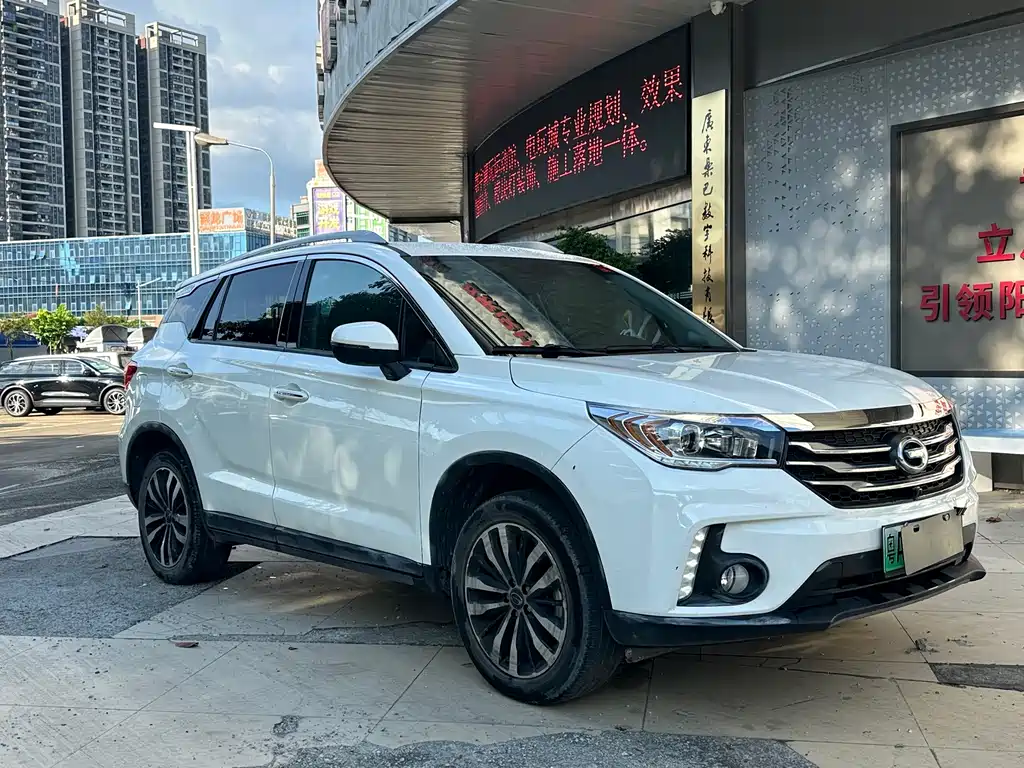 GAC Trumpchi GS4 New Energy 2018 — фото 3