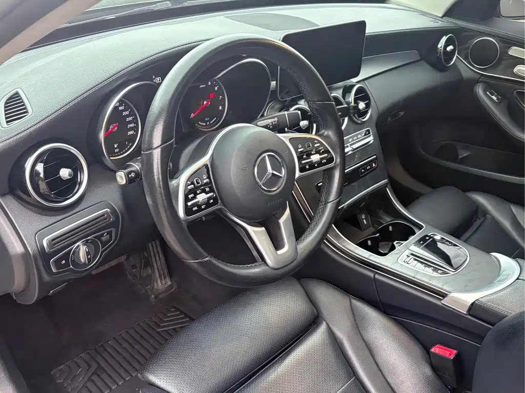 Mercedes-Benz C-Class 2018 — фото 17
