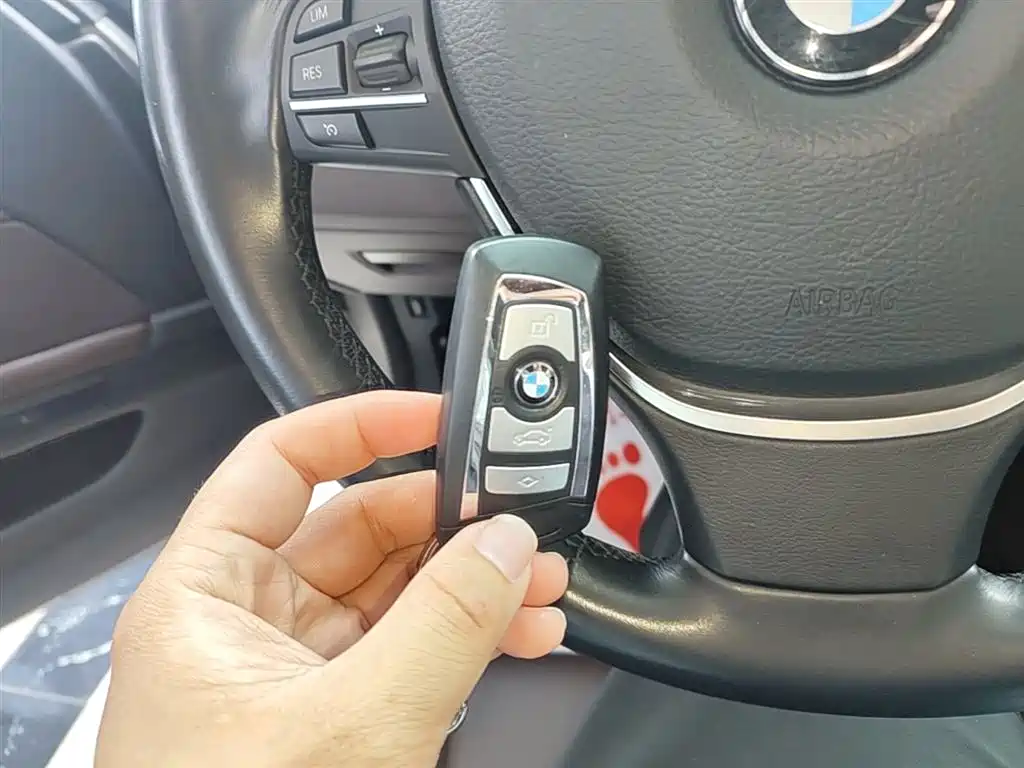 BMW 5 Series 2017 — фото 9