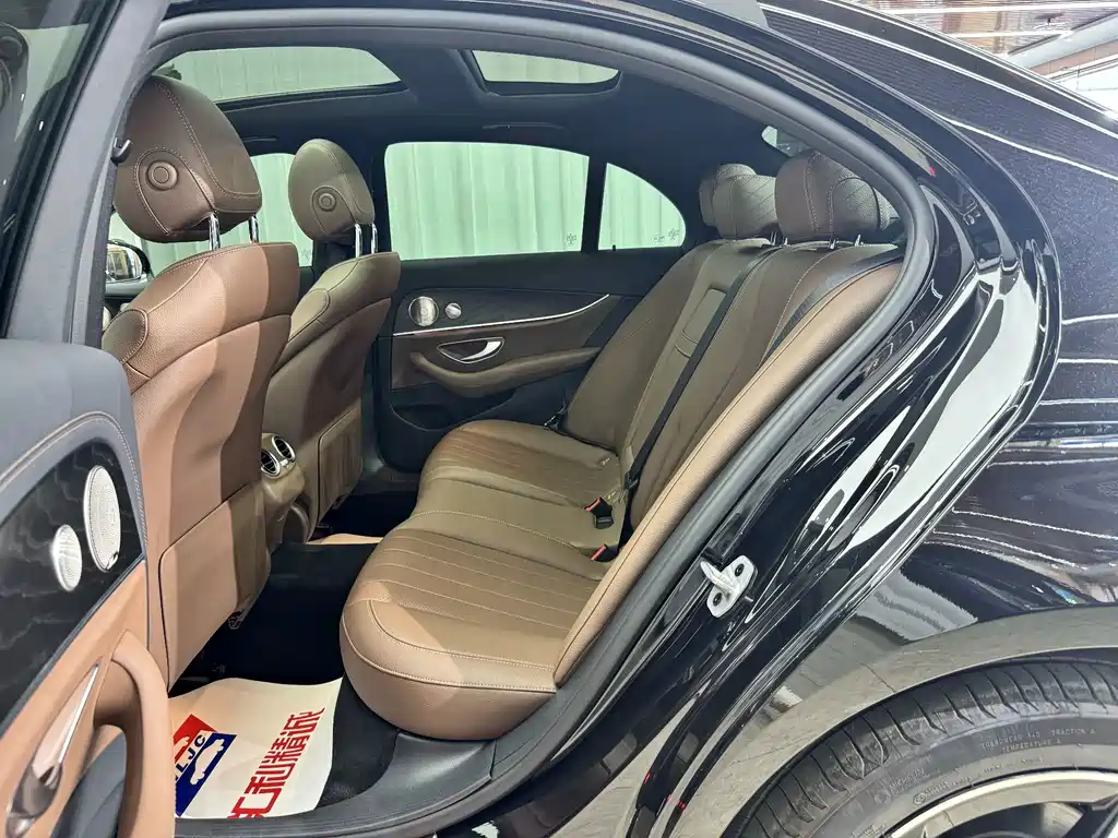 Mercedes-Benz E-Class 2023 — фото 8