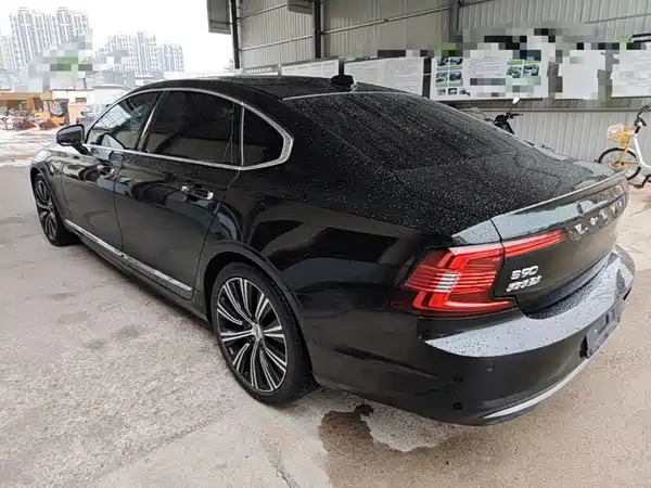 Volvo S90 2023