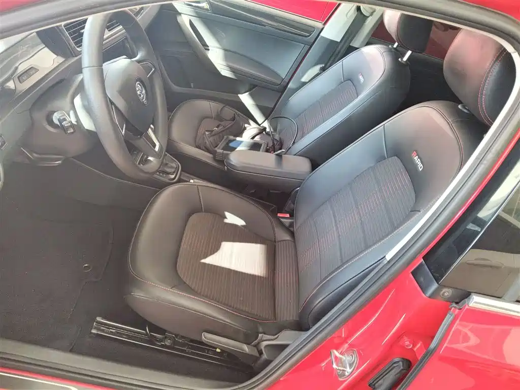 Skoda Rapid Spaceback 2016 — фото 15