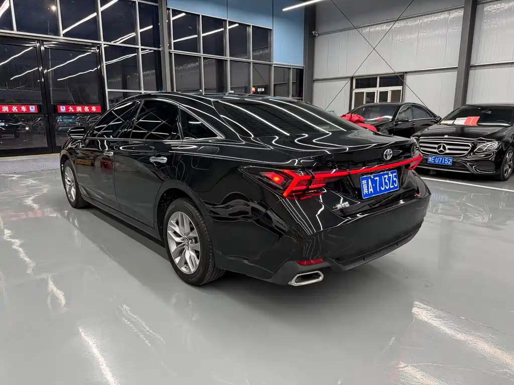 Toyota Avalon 2022 — фото 10