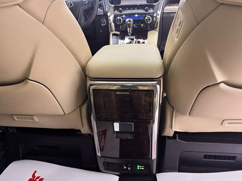 Toyota Alphard 2019 — фото 21