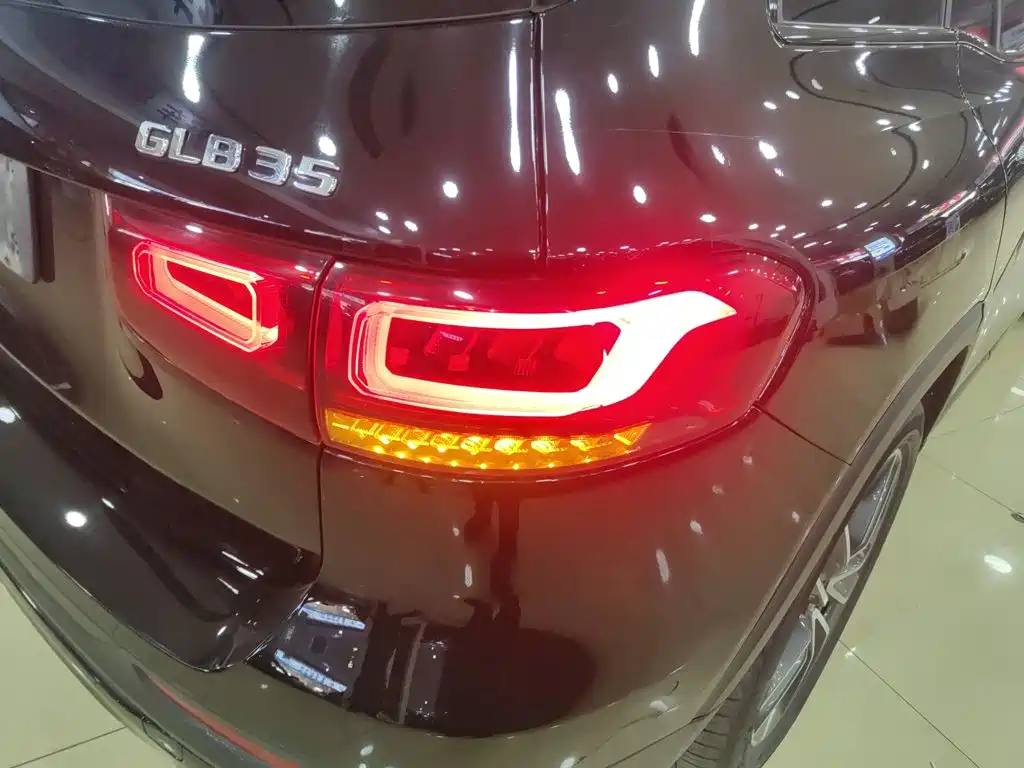 Mercedes-Benz GLB AMG 2022 — фото 24