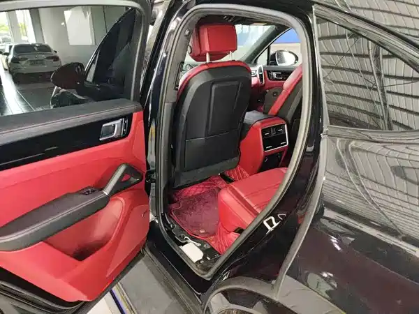Porsche Cayenne 2022