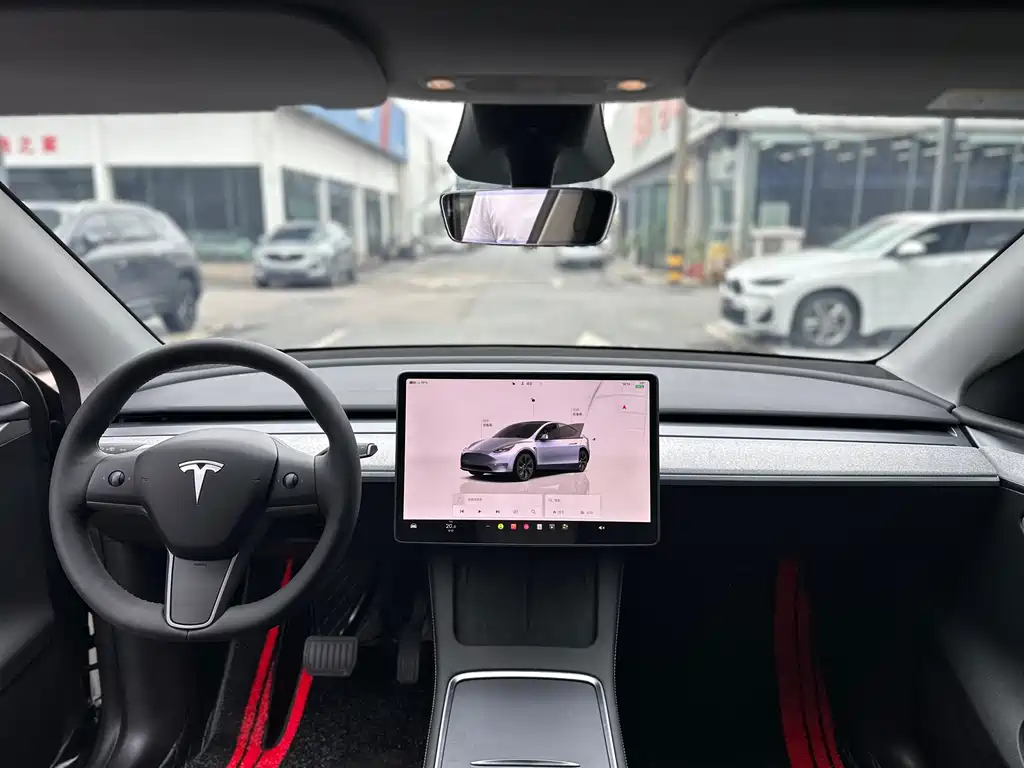 Tesla Model Y 2024 — фото 14