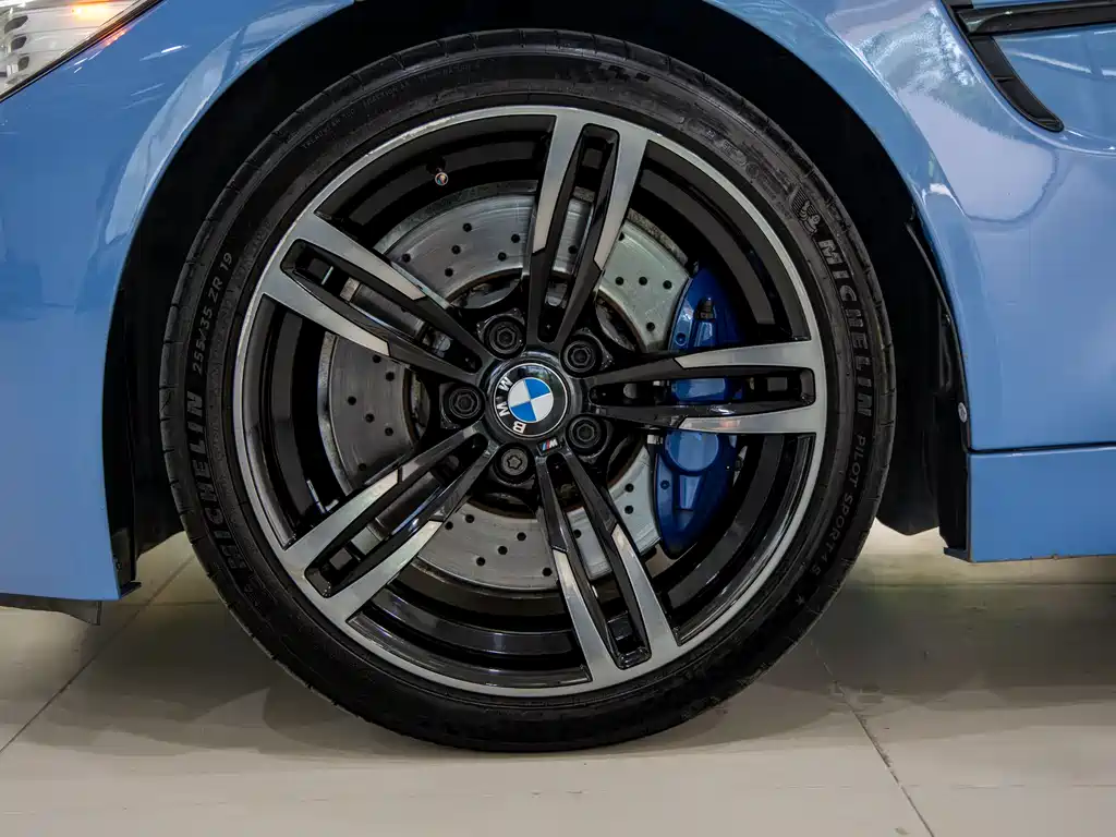 BMW M4 2016 — фото 9